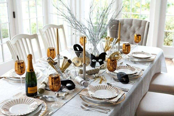 Serve Your Guests in Style: Table Decorations for New Year - Ornate Furniture