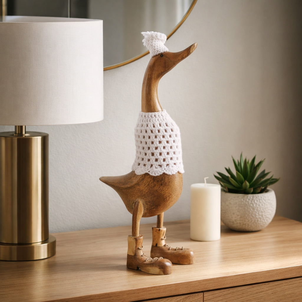 Chiltonham Tan/White Decor