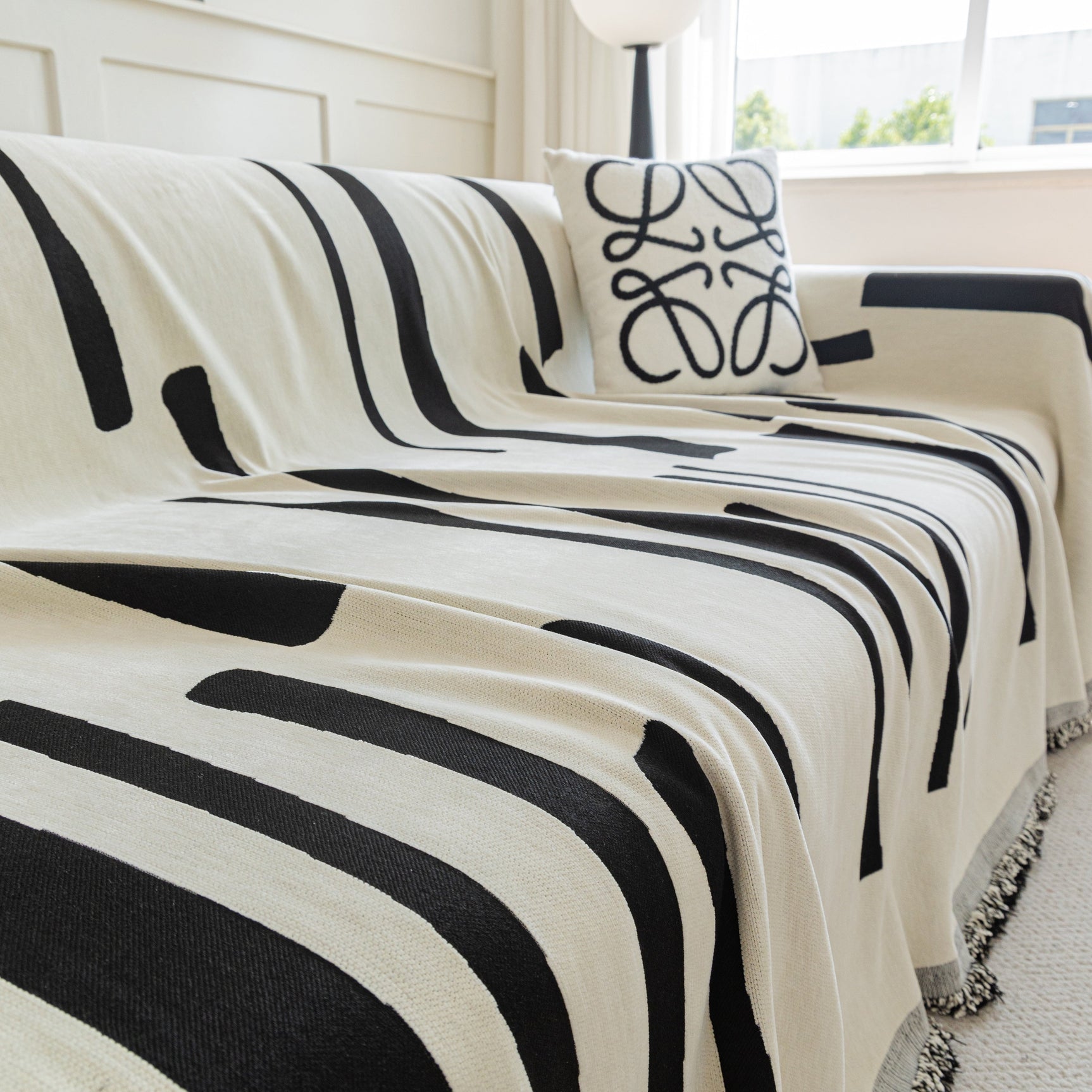 Soft Cozy Chenille Throw Cover for Couch with Tassel Accents, Dustproof Soft Throws for Sofa