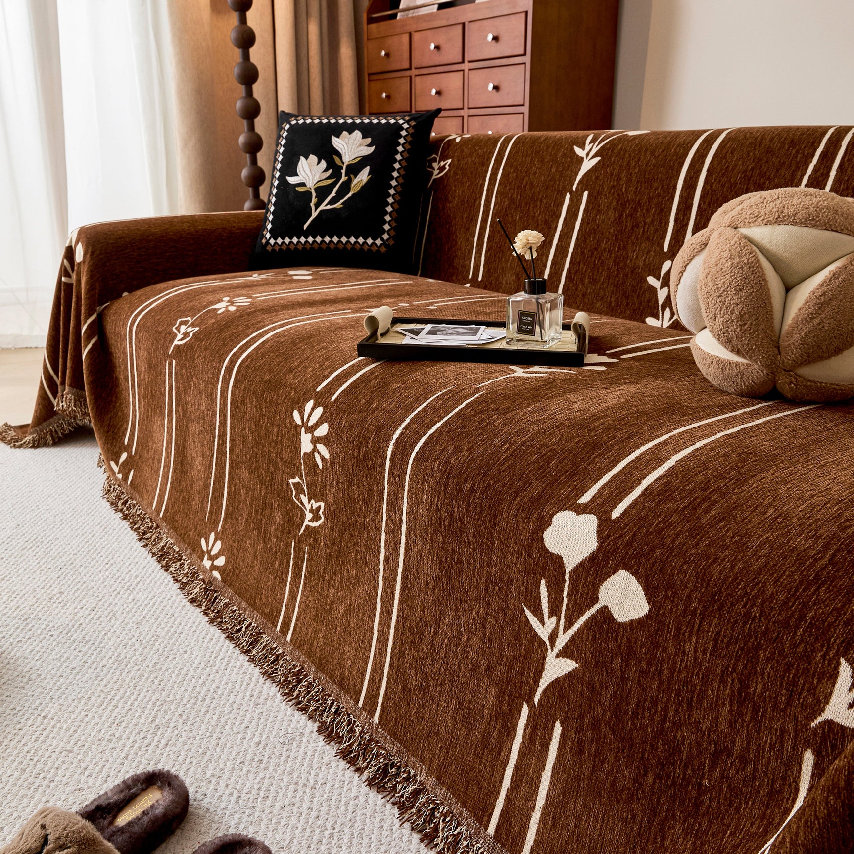 Chenille Jacquard Sofa Throw Cover with Tassel Soft Thick Couch Protector Blanket