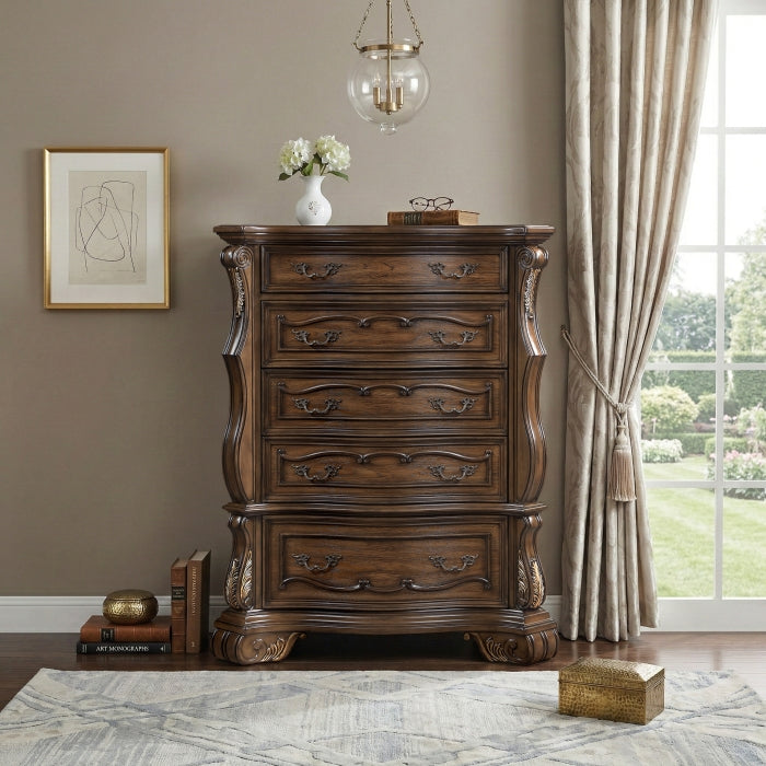 Gilmartin White Chest