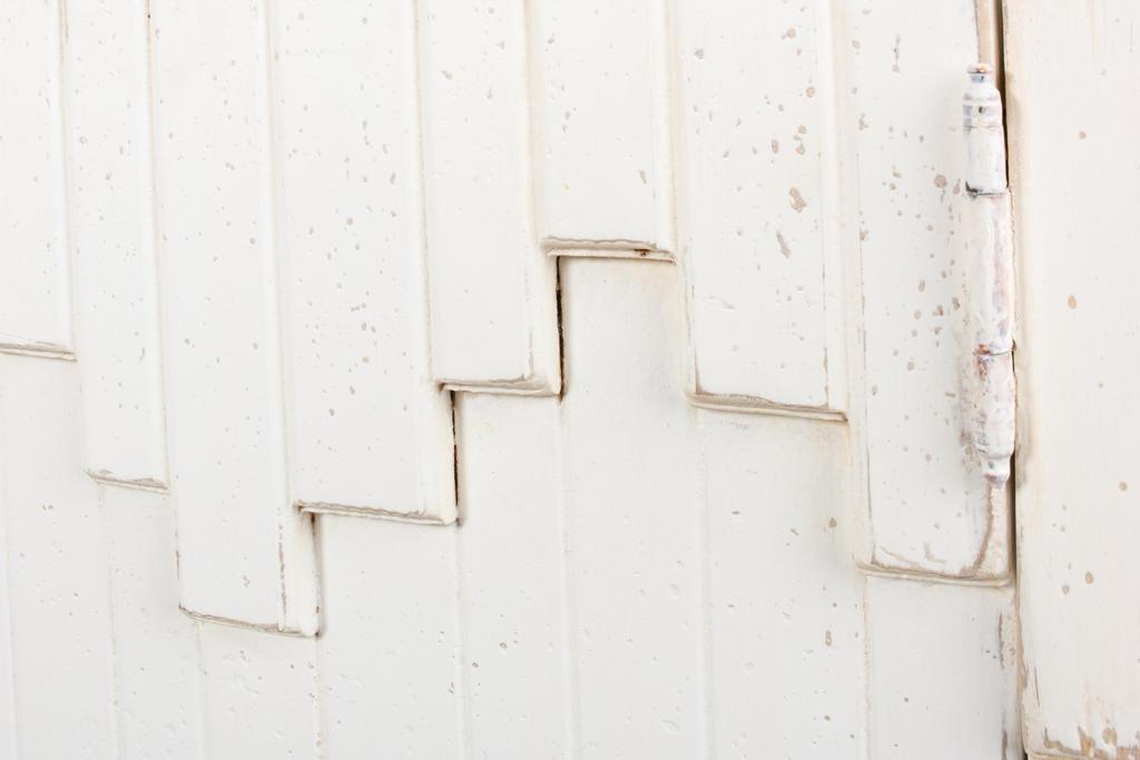 Aztec White Sideboard On Stand
