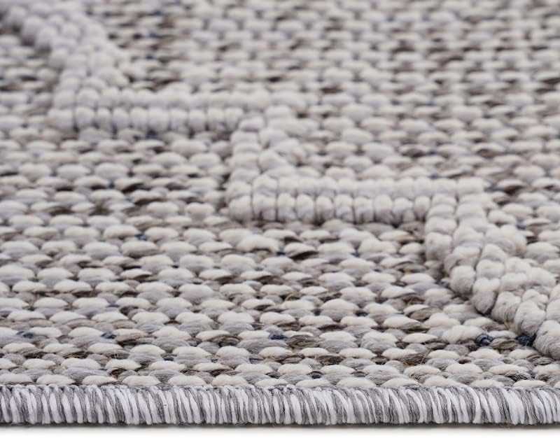 Guros Stylish Indoor Area Rug 5' x 7' - Ornate Home