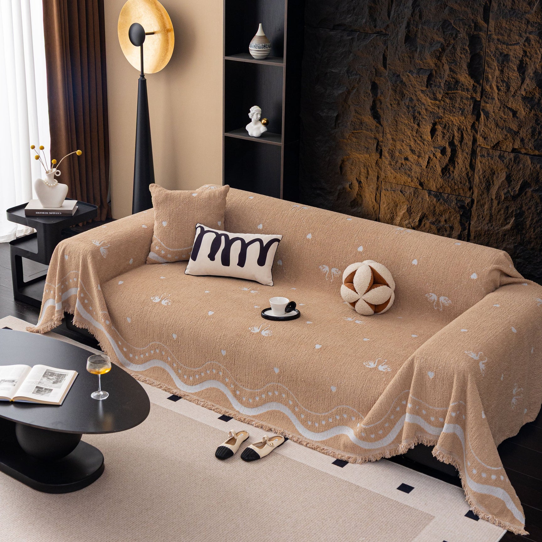 Luxurious Jacquard Couch Cover, Snag-Resistant Pet Friendly Couch Throw with Fringe