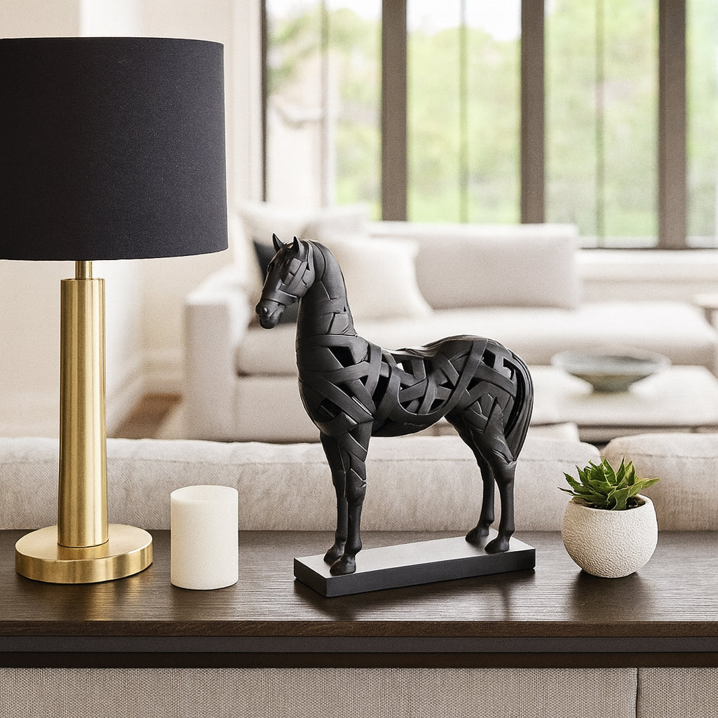 Hintonley Black Decor