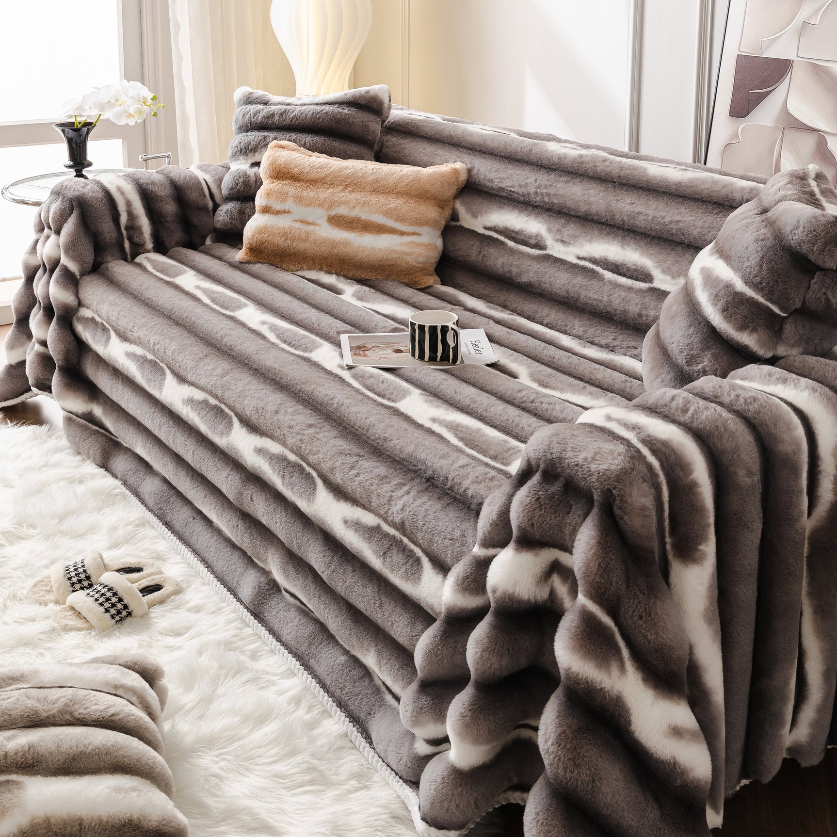 Ultra Soft Faux Fur Couch Cover – Large, Fluffy, and Elegant Sofa Throw Blanket