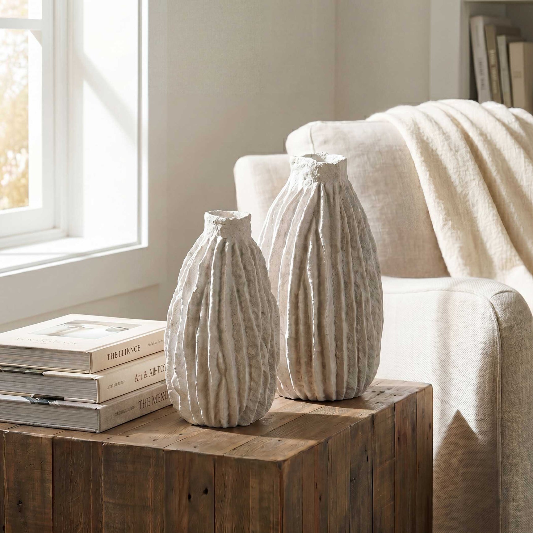Ivory Ridge White Vases (Set of 2)