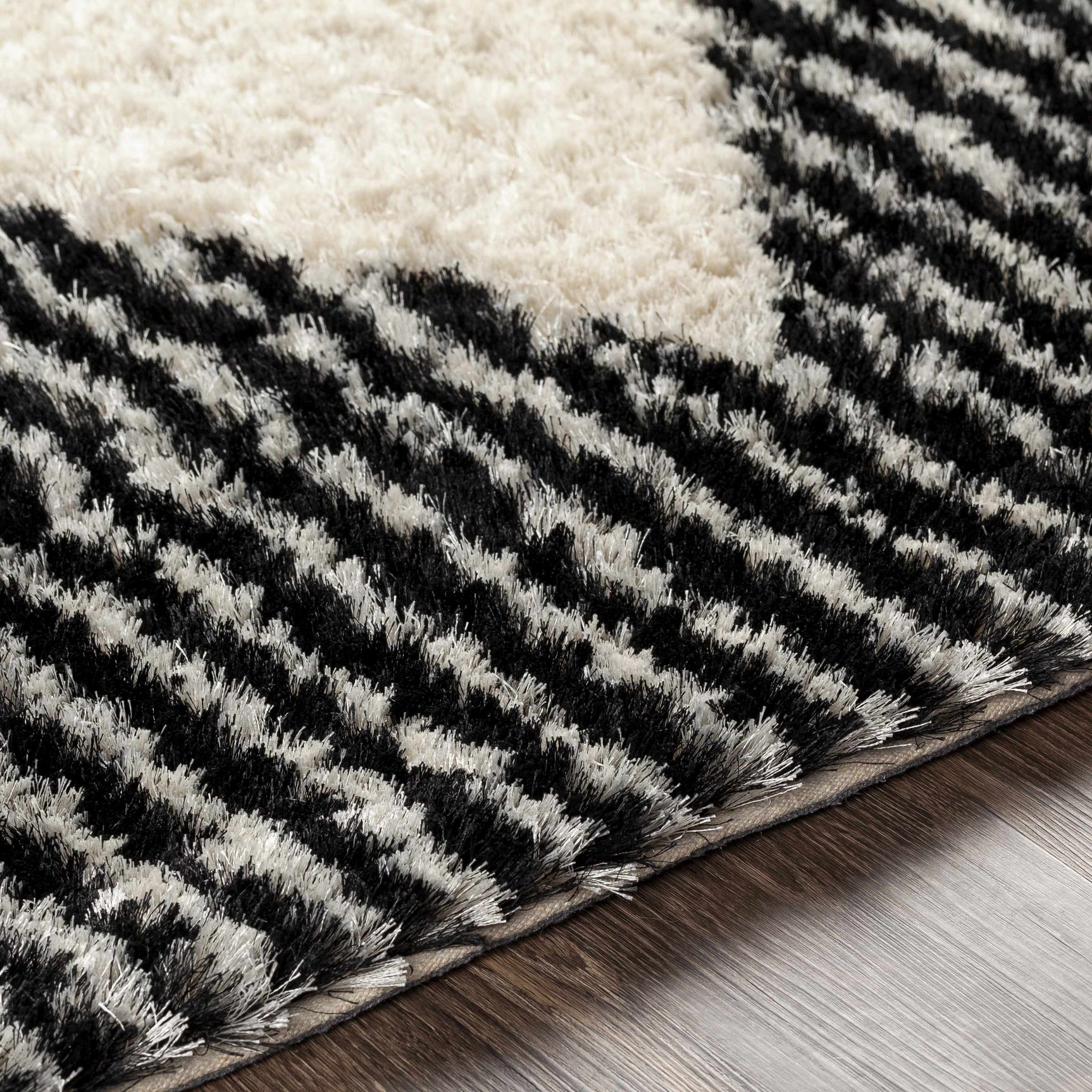 Aberchirder Ivory&Black Diamond Plush Rug - Clearance - Ornate Home