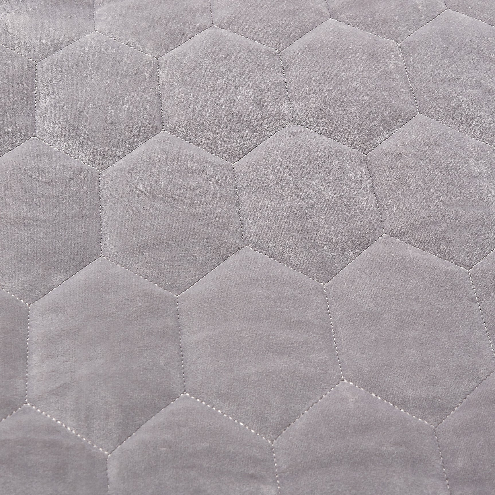 Affluent Dove Quilt Set - Ornate Home