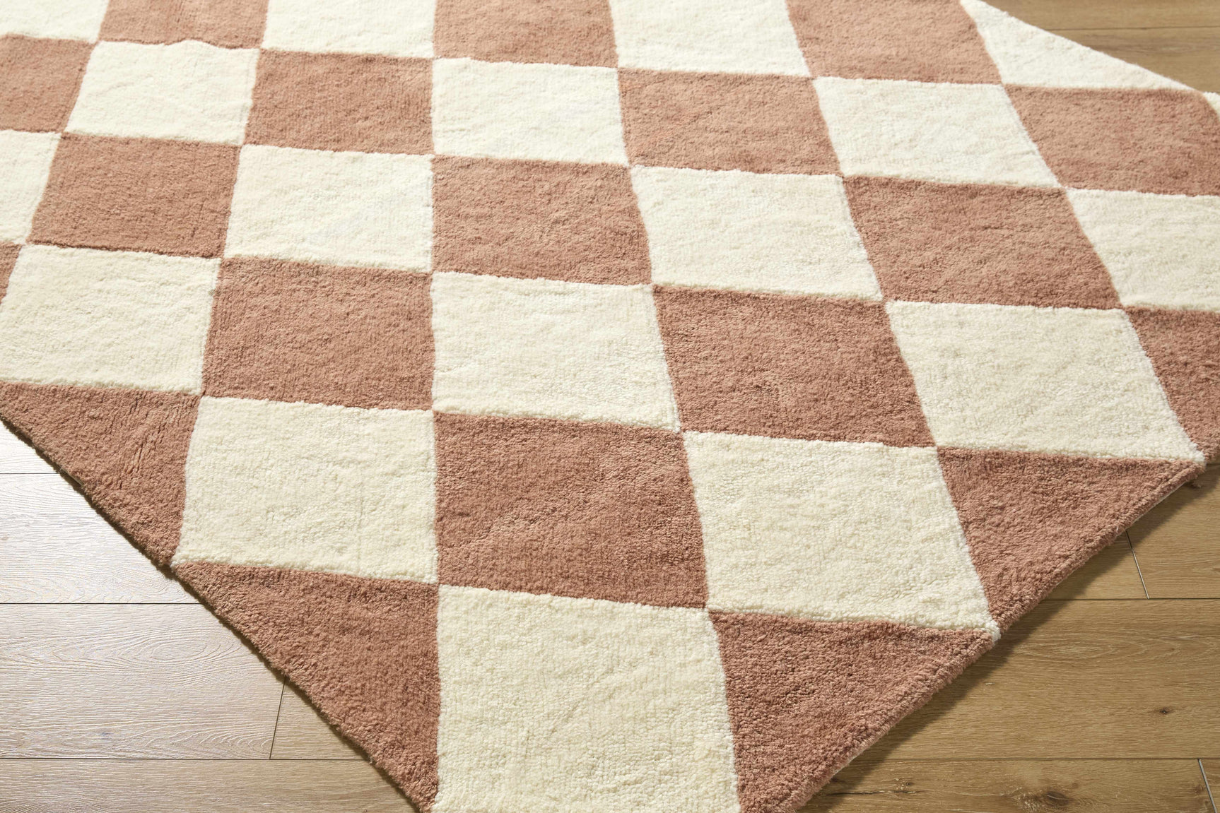 Almeda Diamond Washable Wool Rug - Ornate Home