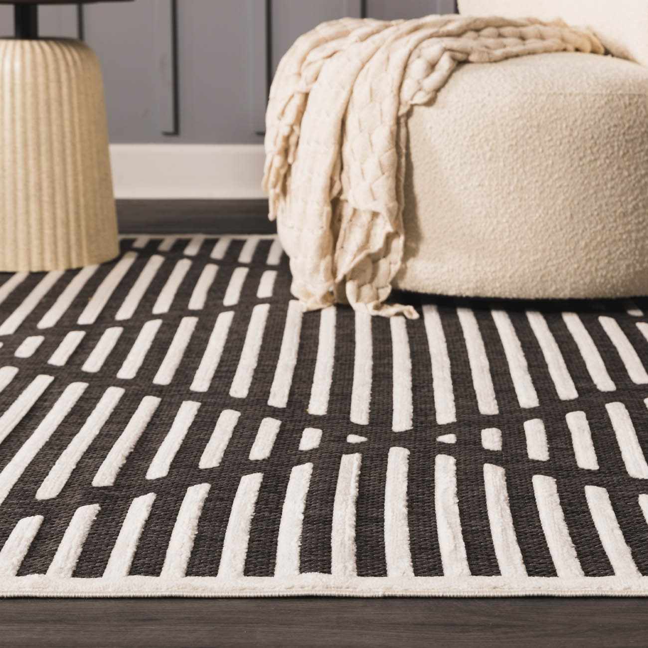 Anah 3D Black Outdoor Rug - Ornate Home