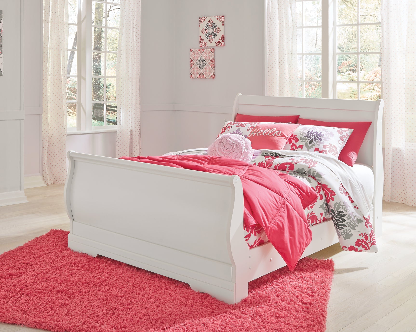 Anarasia White Full Sleigh Bedroom Set with Chest and Nightstand - Ornate Home