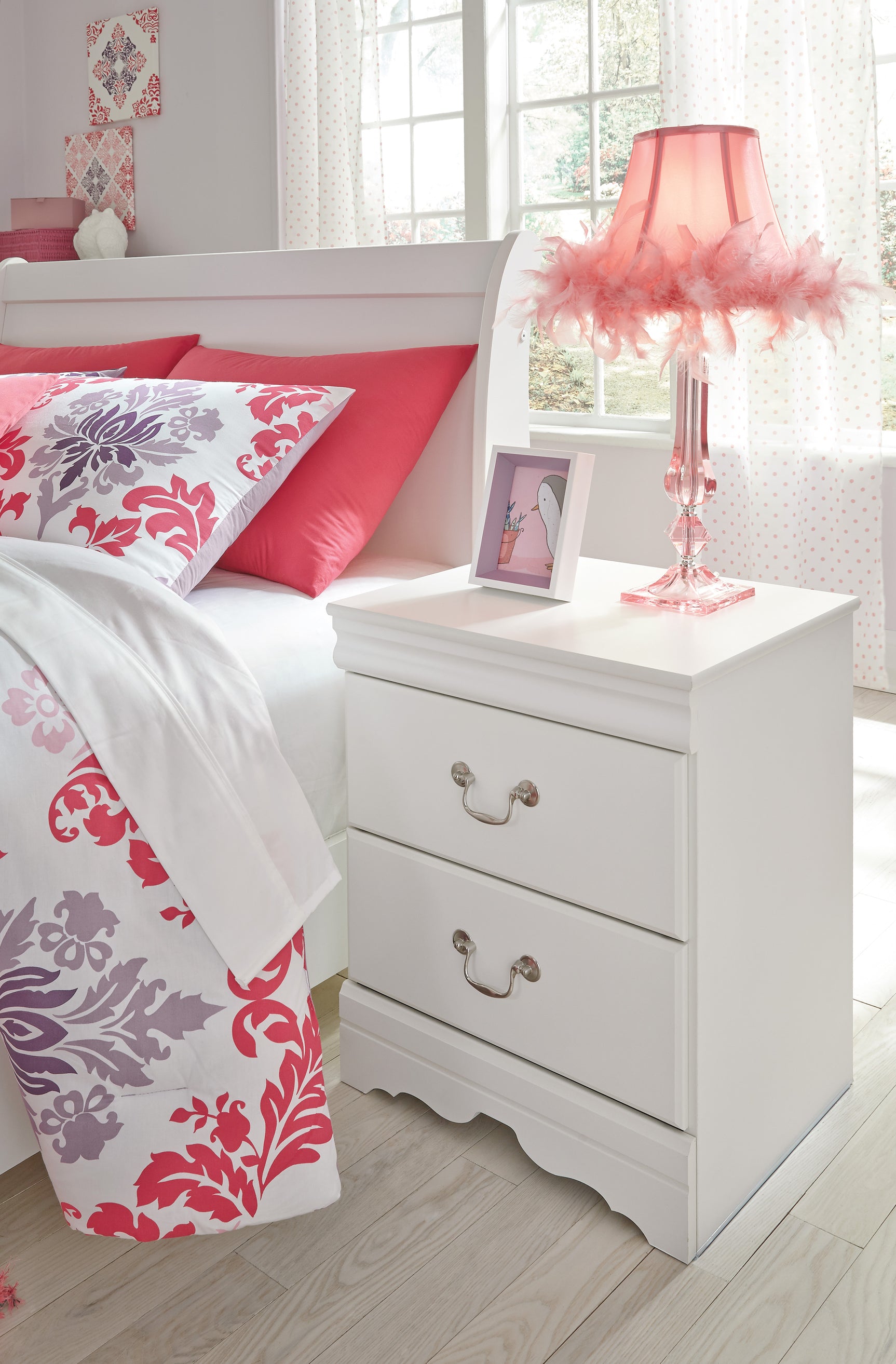 Anarasia White Twin Sleigh Bedroom Set with Chest and Nightstand - Ornate Home