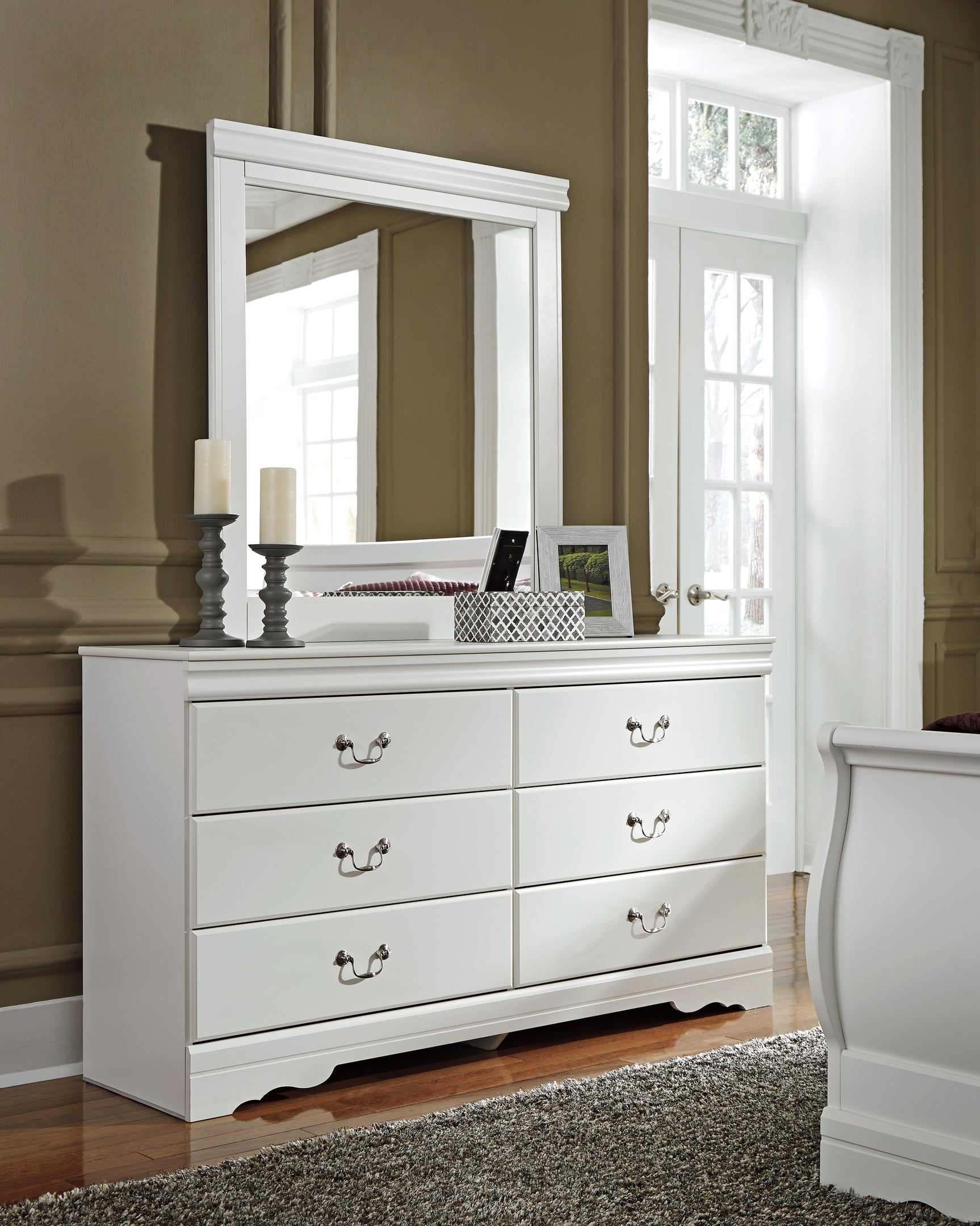 Anarasia White Queen Sleigh Bedroom Set with Dresser, Mirror and 2 Nightstands - Ornate Home