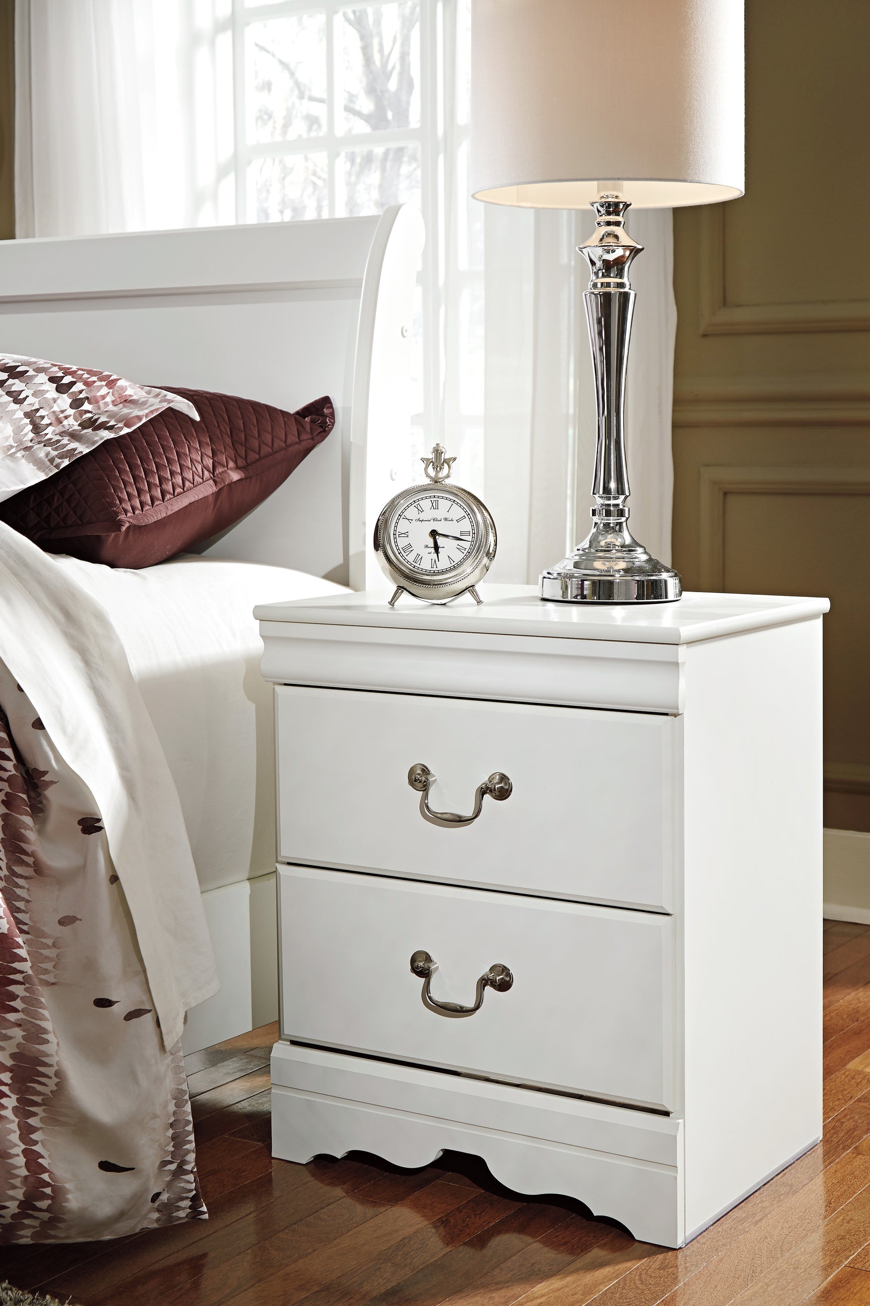 Anarasia White Queen Sleigh Bedroom Set with Dresser, Mirror and Nightstand - Ornate Home