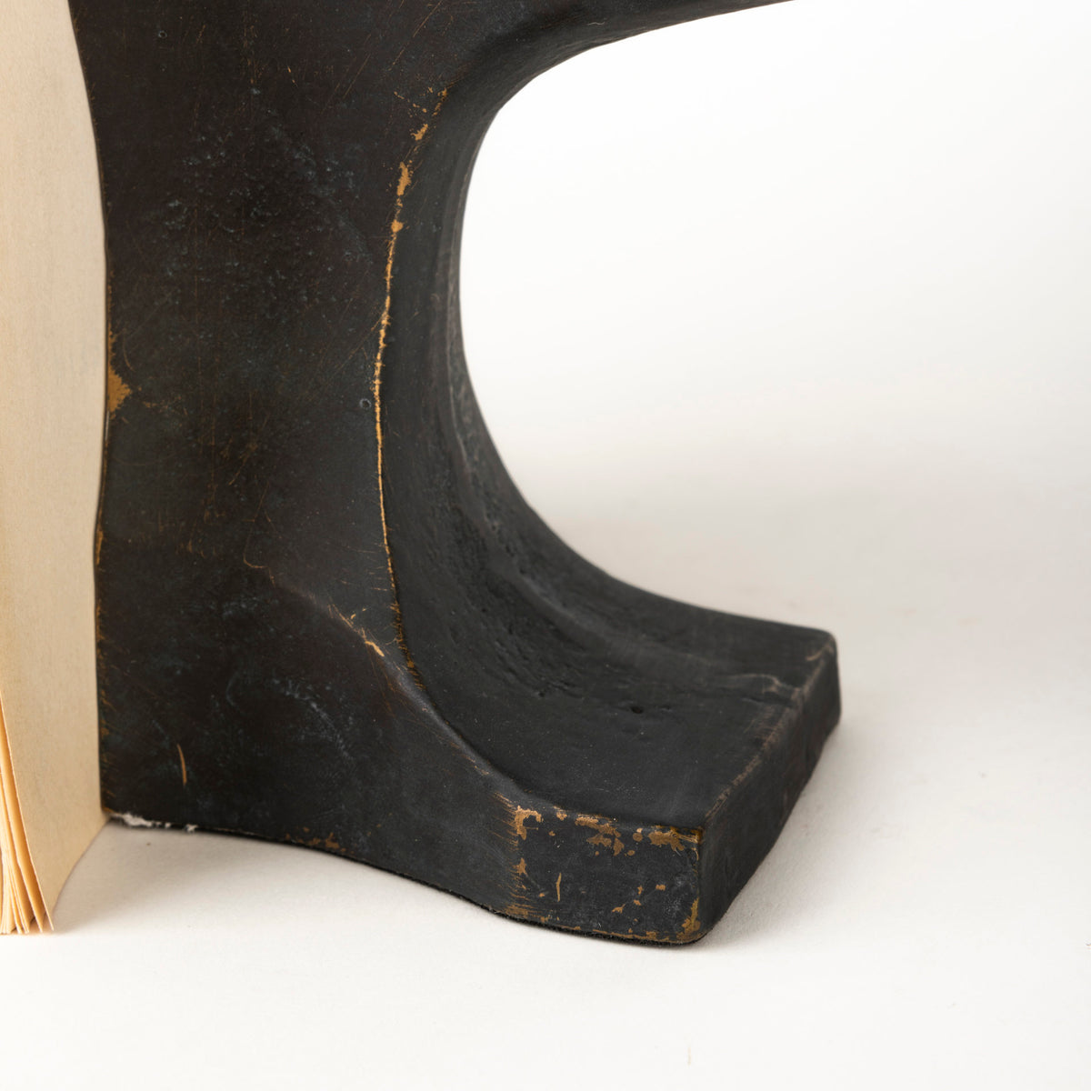 Anvilia Black/Gold Anvil Shaped Bookends (Set of 2) - Ornate Home