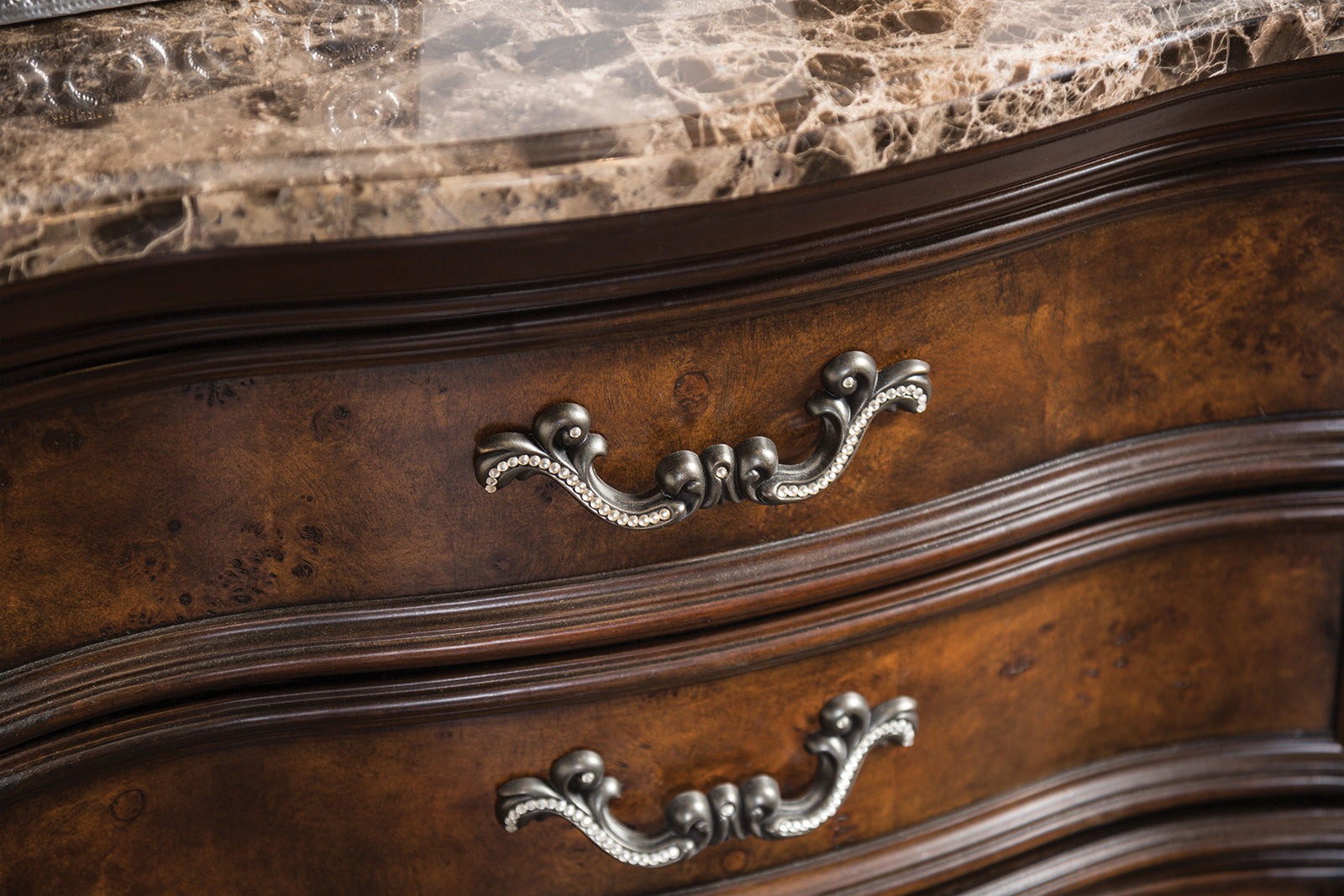 Aquilina Cherry/Oak 4 Pc. Queen Bedroom Set - Ornate Home