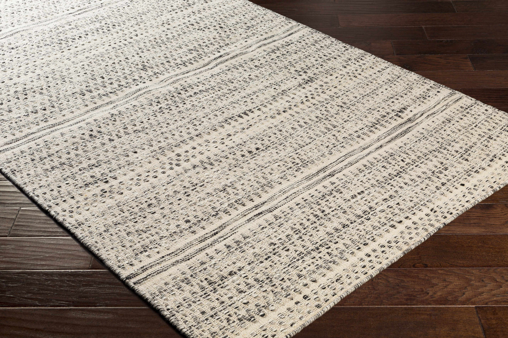 Arabi Wool Area Rug - Ornate Home
