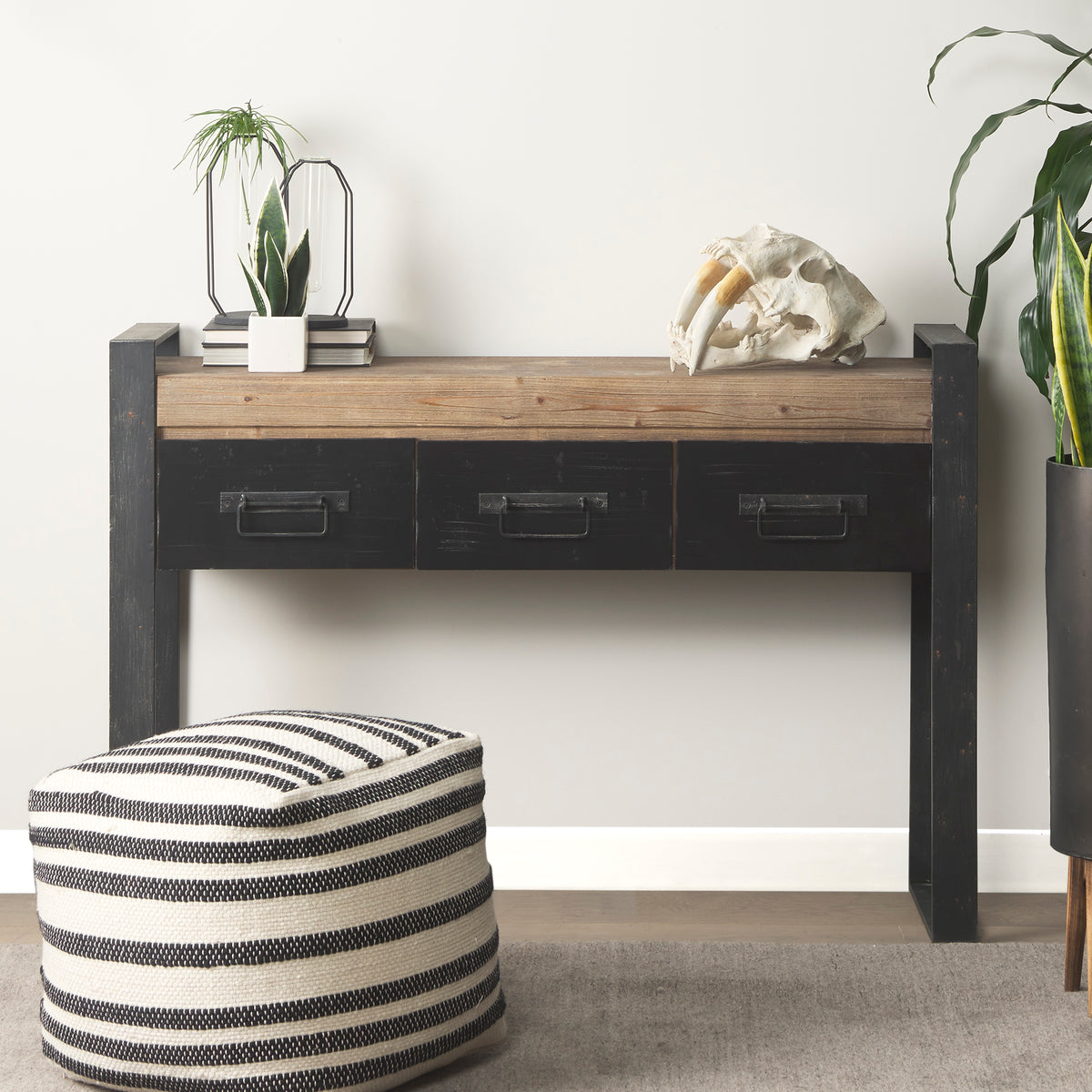 Aria Black Metal and Glass Decorative Accent - Ornate Home