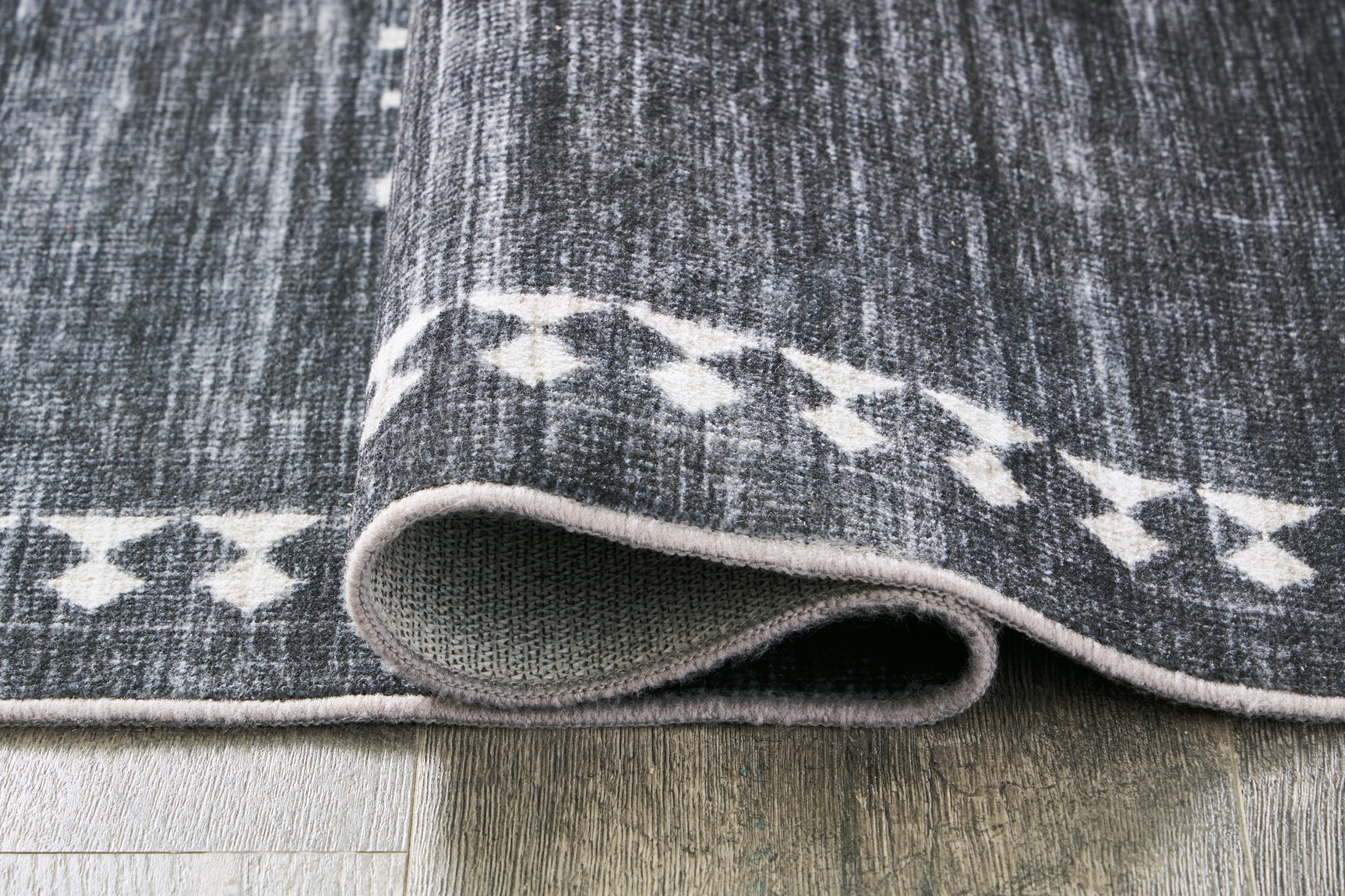 Arloman Black/Cream/Gray 5' x 7' Rug - Ornate Home
