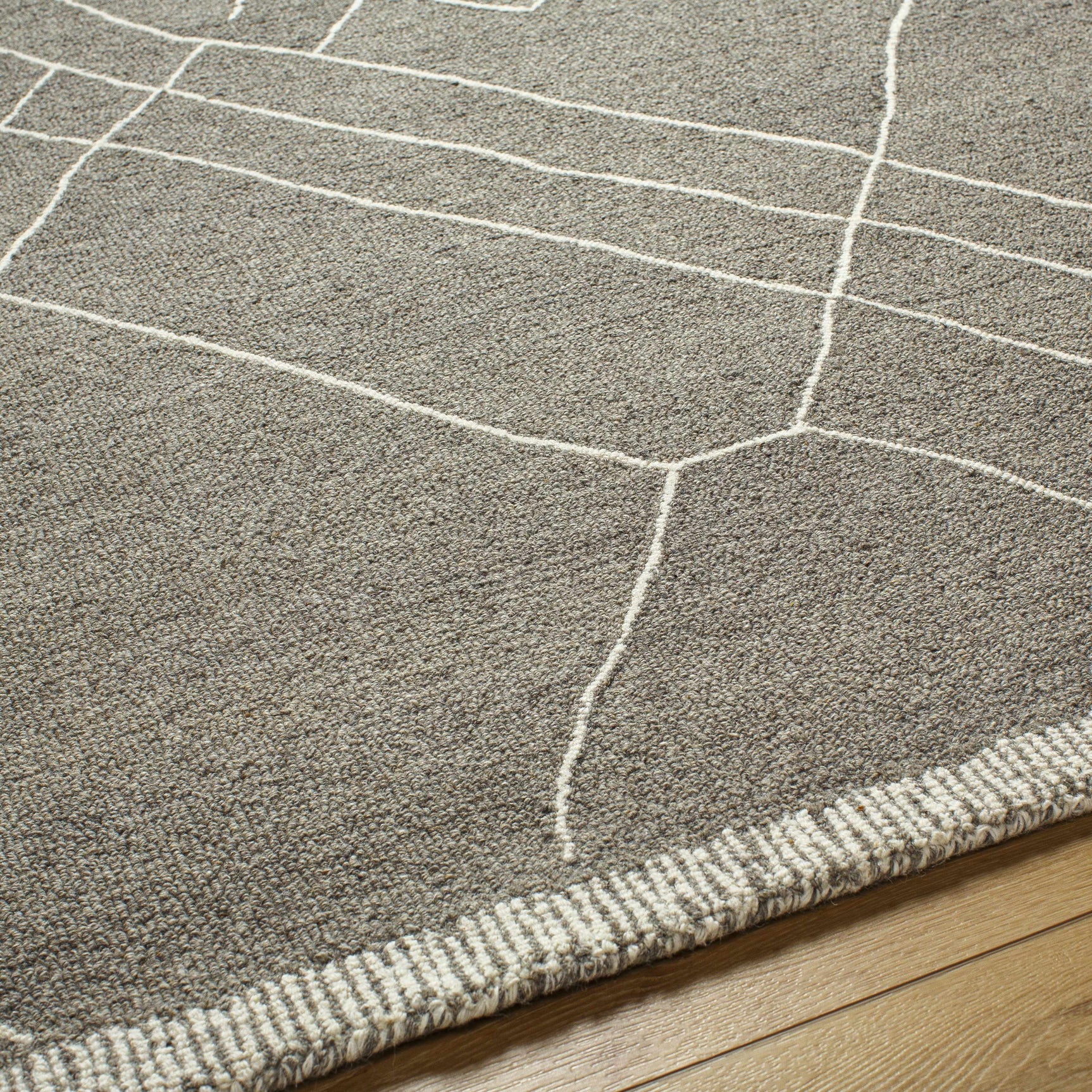 Arsenal Trout Valley Gray Wool Rug - Ornate Home
