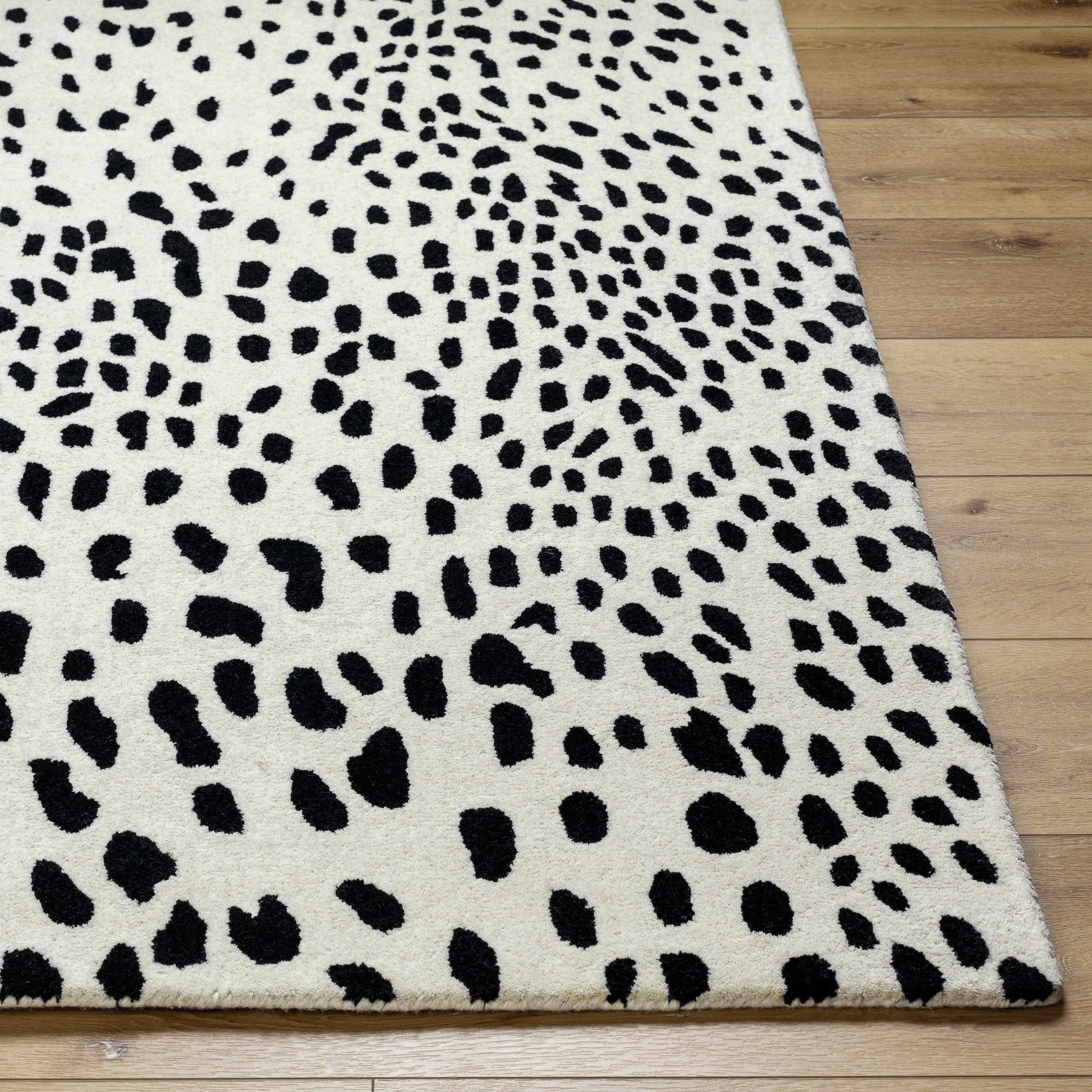 Athena White Giraffe Print Wool Rug - Ornate Home