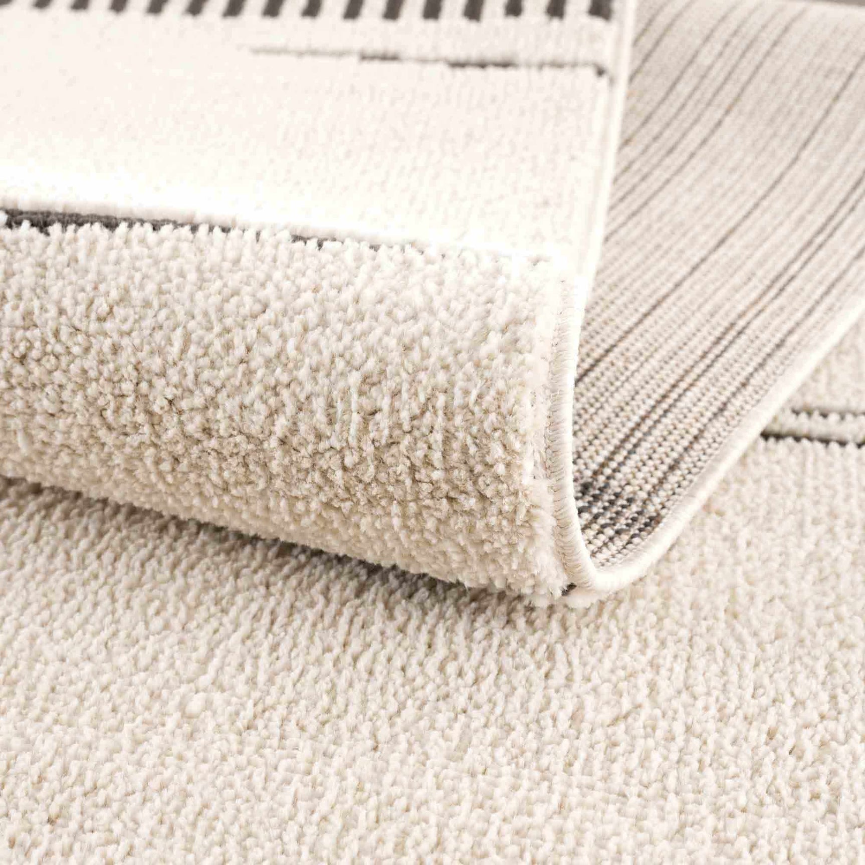 Aulii Area Rug - Clearance - Ornate Home