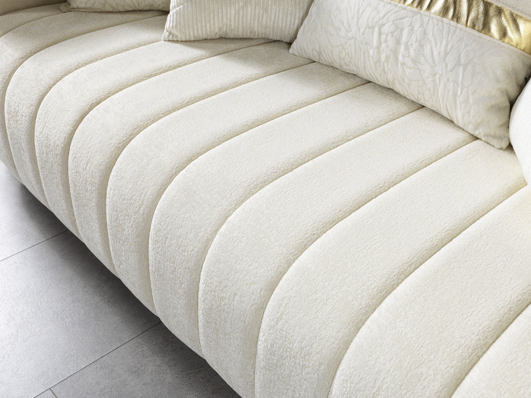 Avanos Cream Loveseat - Ornate Home