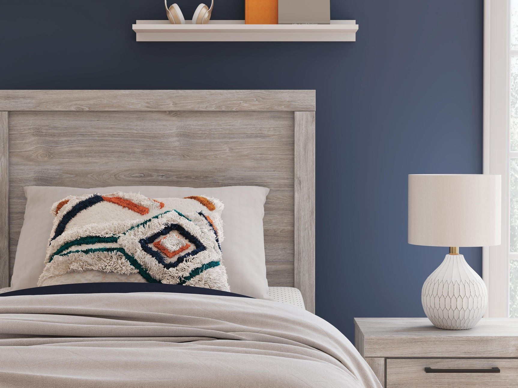 Jonnifer Gray Twin Panel Bed