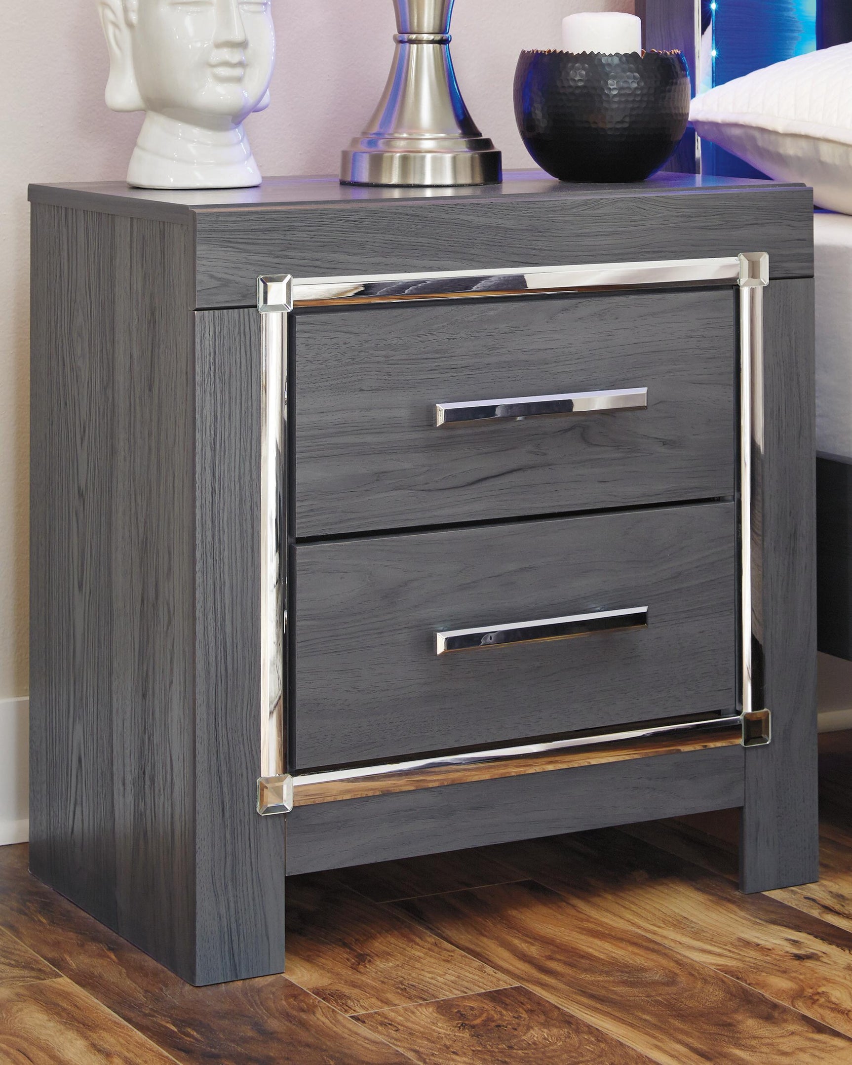 Lodanna Gray Full Storage Bed, Dresser, Mirror and 2 Nightstands (Online Special Price)