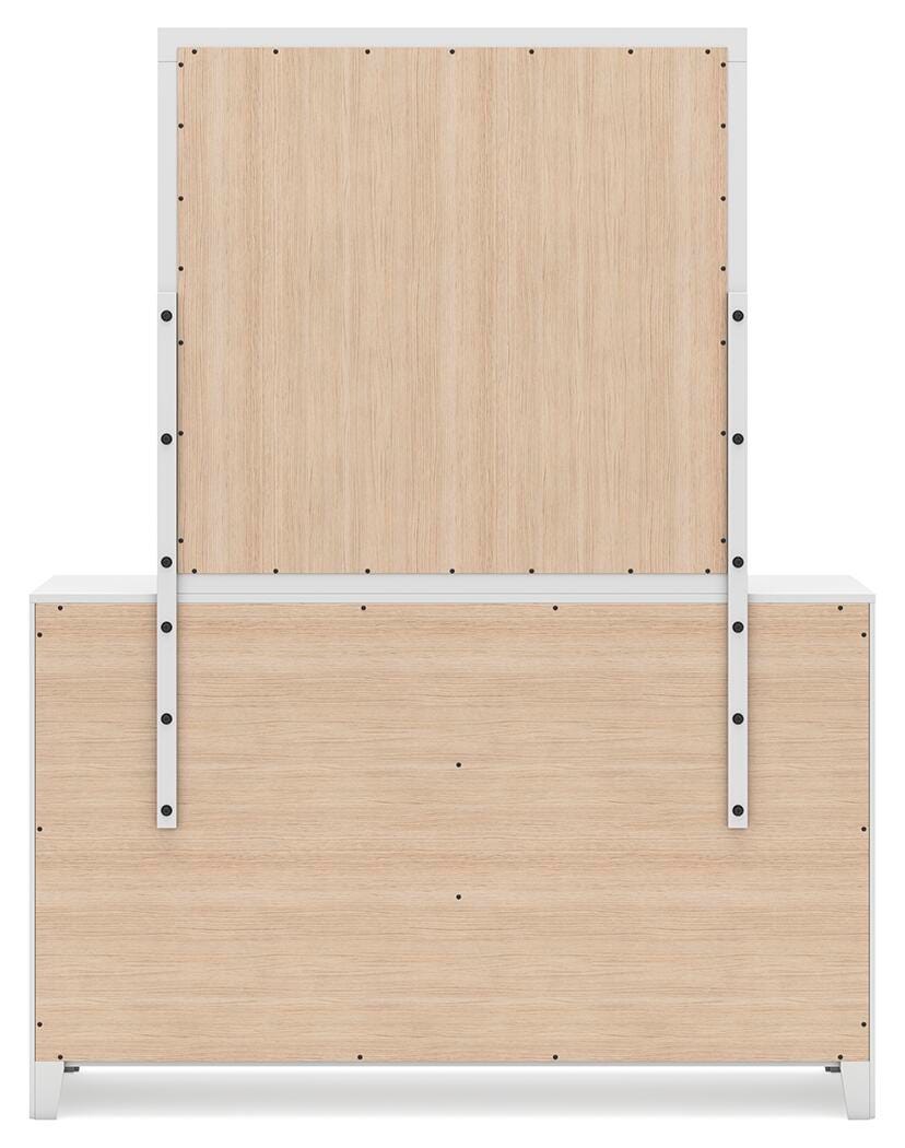 Binterglen White King Panel Bed, Dresser, Chest and 2 Nightstands