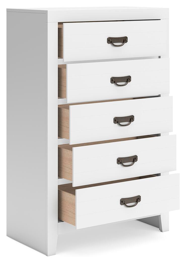 Binterglen White King Panel Bed, Dresser, Chest and 2 Nightstands
