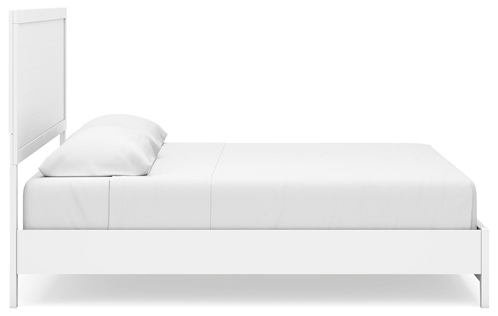 Binterglen White King Panel Bed, Dresser, Chest and 2 Nightstands