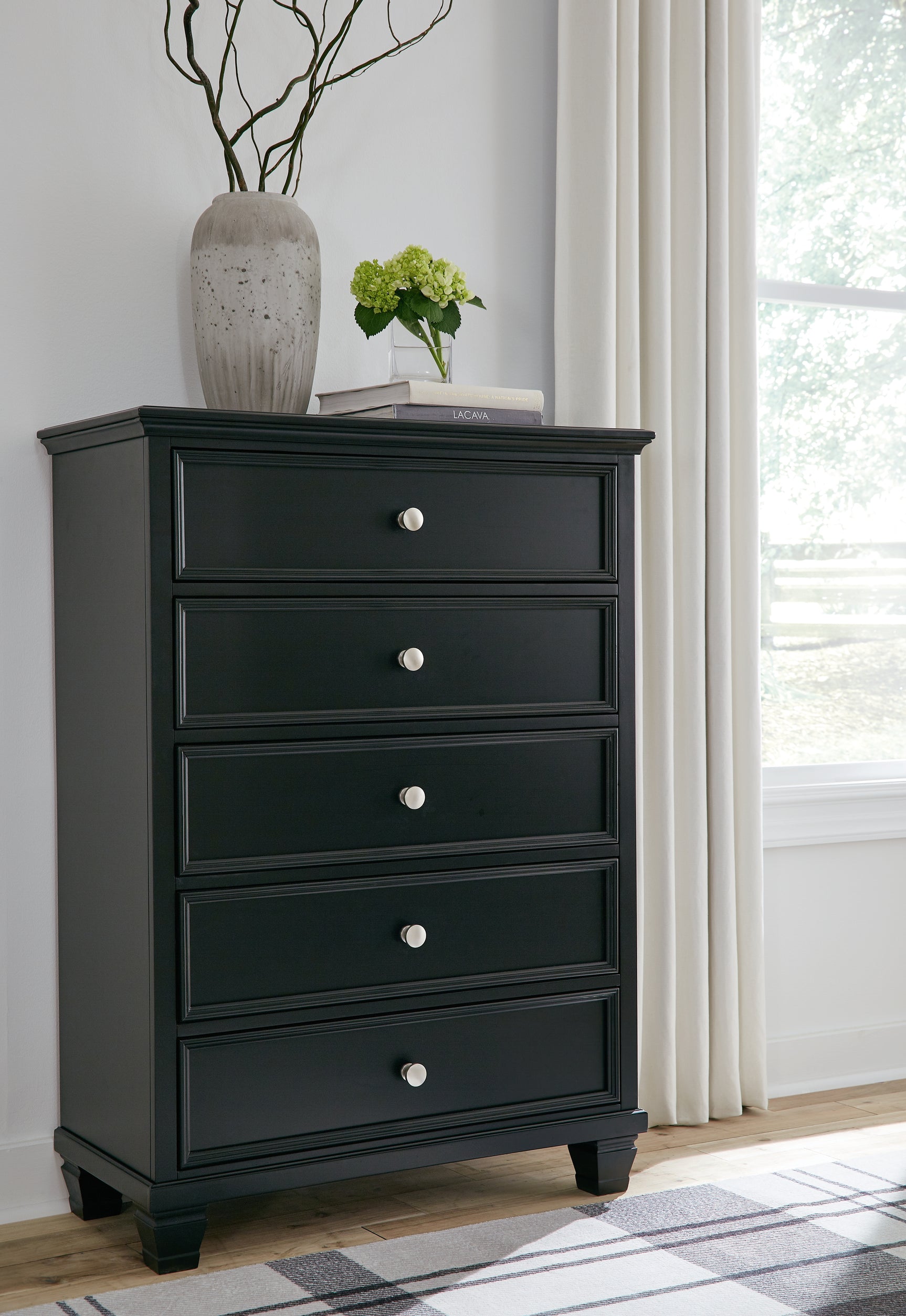 Lanolee Black California King Panel Bed, Dresser, Chest and 2 Nightstands (Online Special Price)