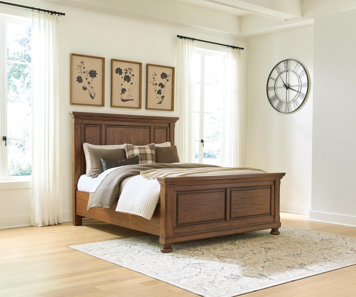 Zackaryn Warm Brown Queen Panel Bed
