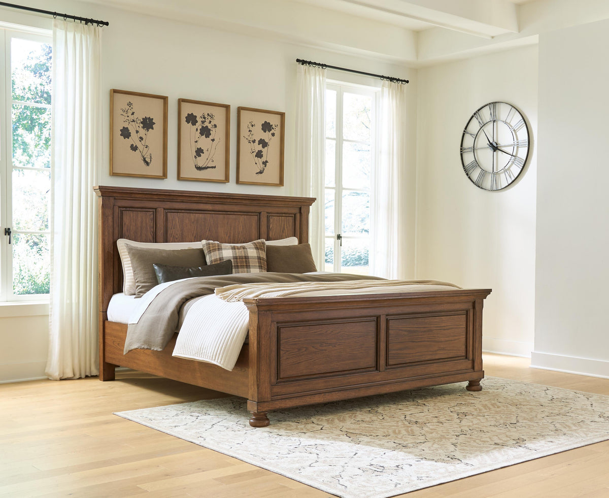 Zackaryn Warm Brown California King Panel Bed