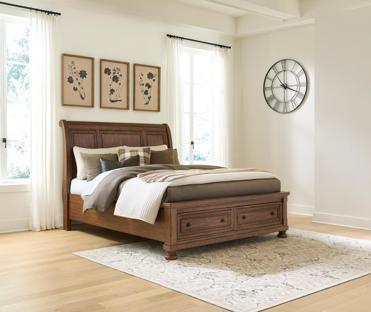 Zackaryn Warm Brown Queen Sleigh Storage Bed