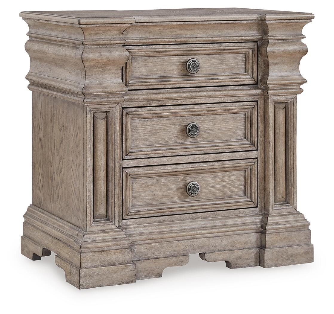 Blairhurst Light Grayish Brown King Panel Bed, Chest and 2 Nightstands