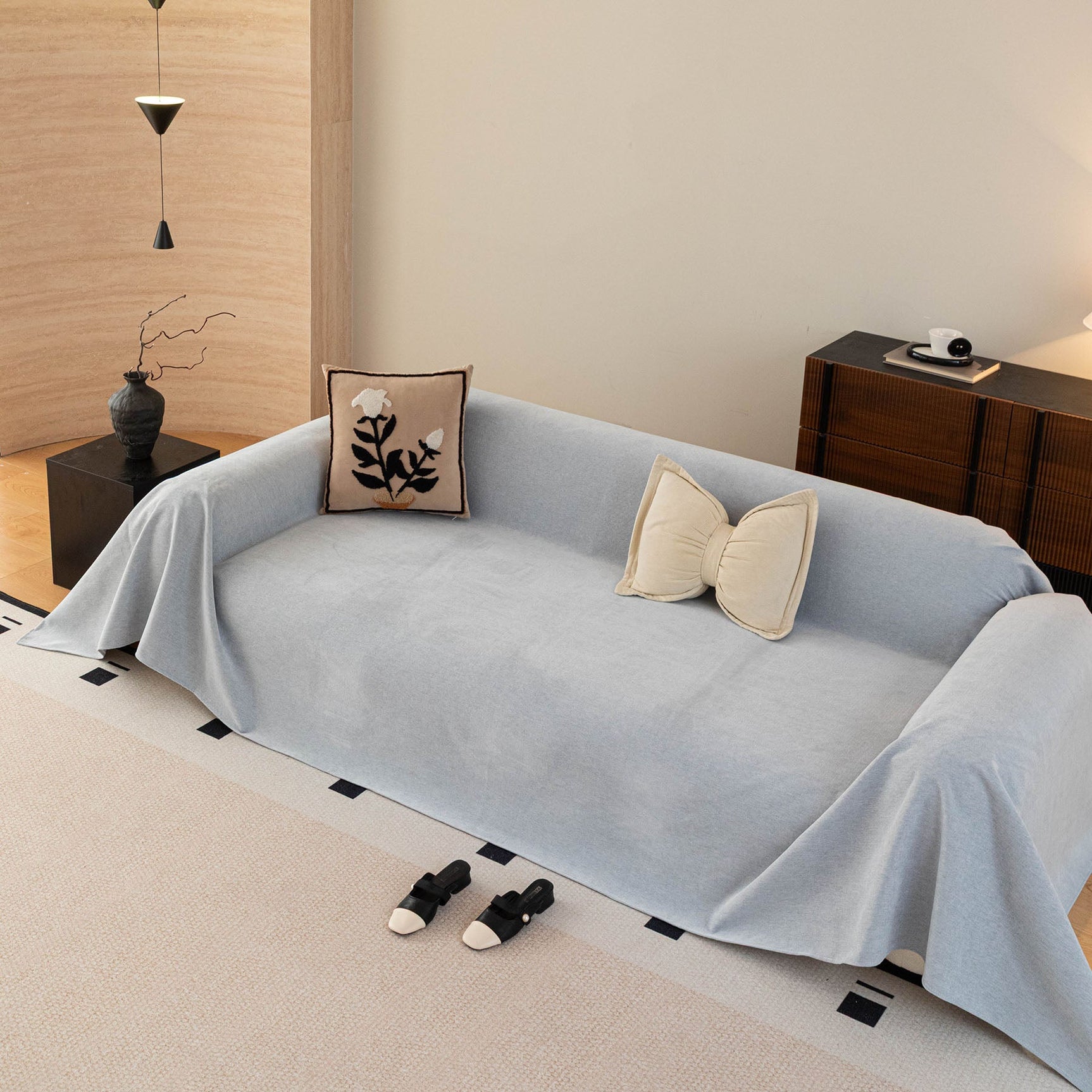 Luxury Pet Friendly Couch Cover, Non-Slip Furniture Protector Blanket for Pets, Kids