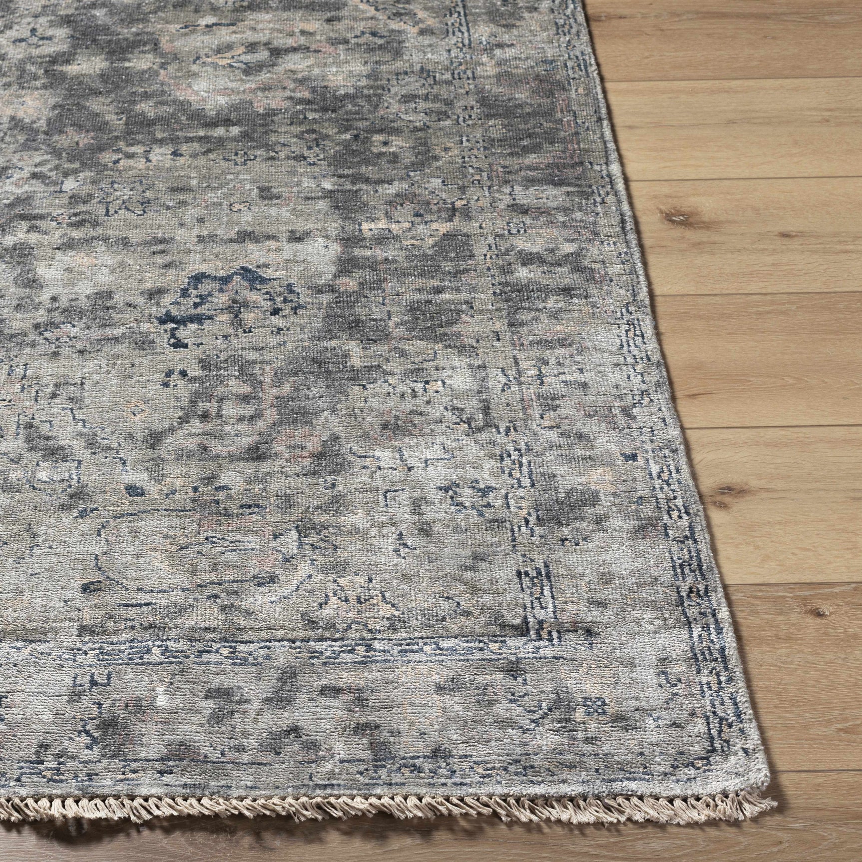 Ballantrae Premium Rug - Clearance - Ornate Home