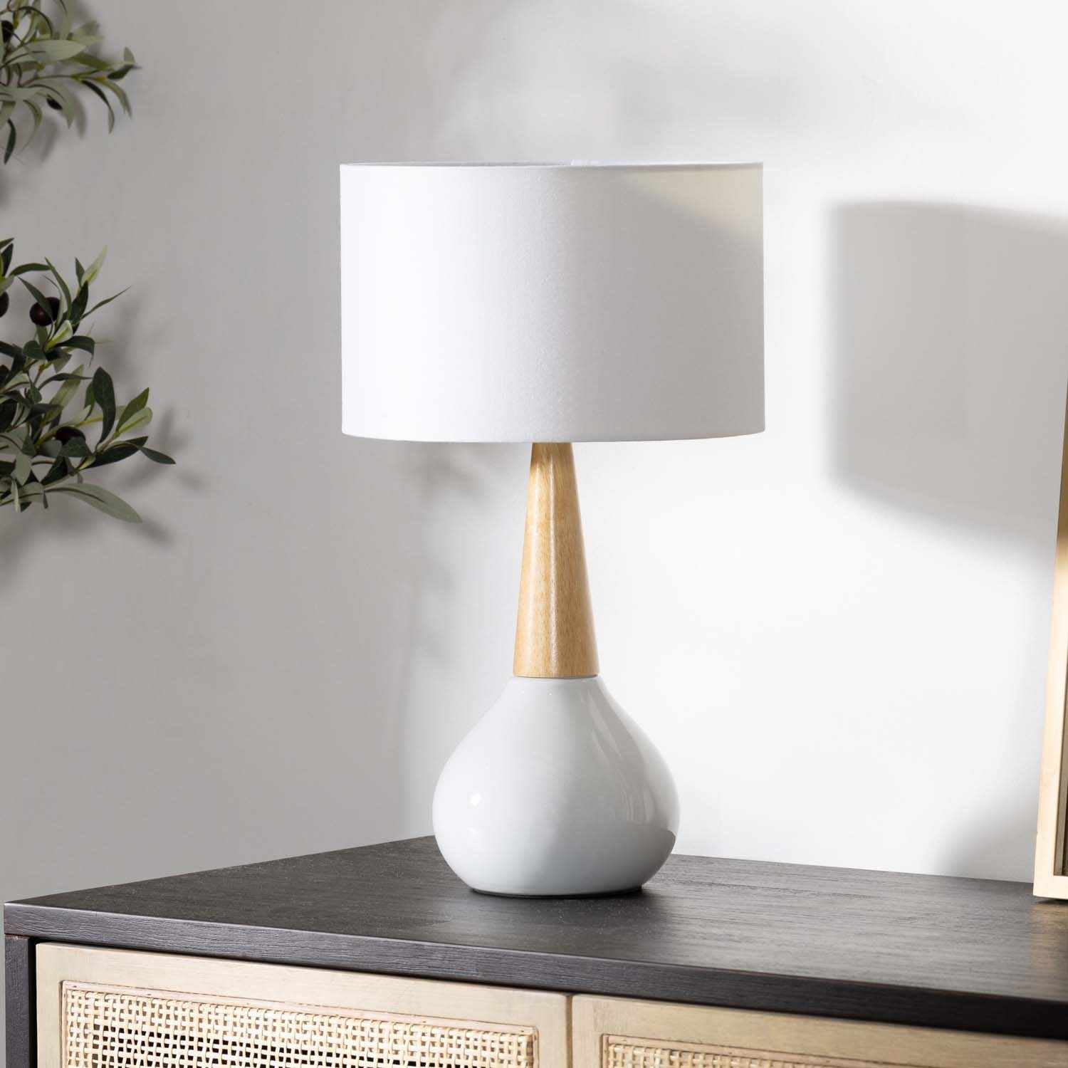 Baugo White Ceramic Table Lamp - Ornate Home