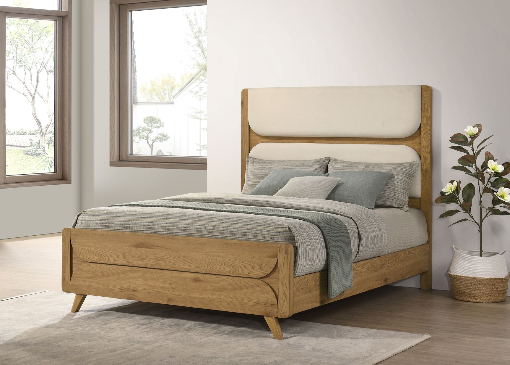 Bennett Cream/Light Oak 62-inch Queen Upholstered Panel Bed - Ornate Home