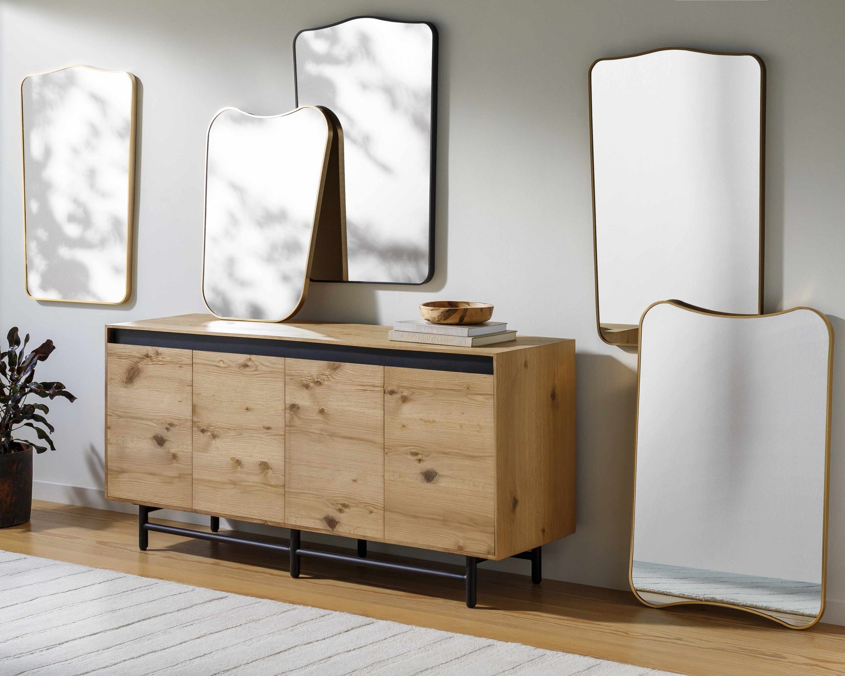 Bijeljina Mirror - Ornate Home