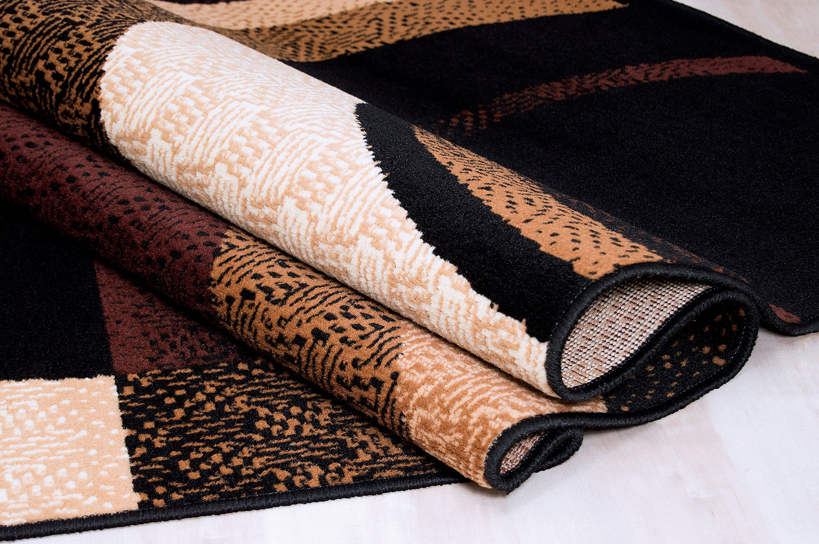 Blitar Brown/Black 5' X 7' Area Rug - Ornate Home