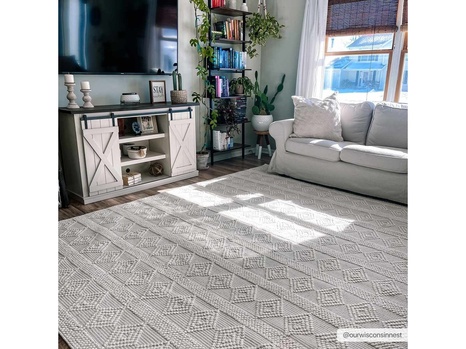 Bolinger Wool Area Rug - Ornate Home