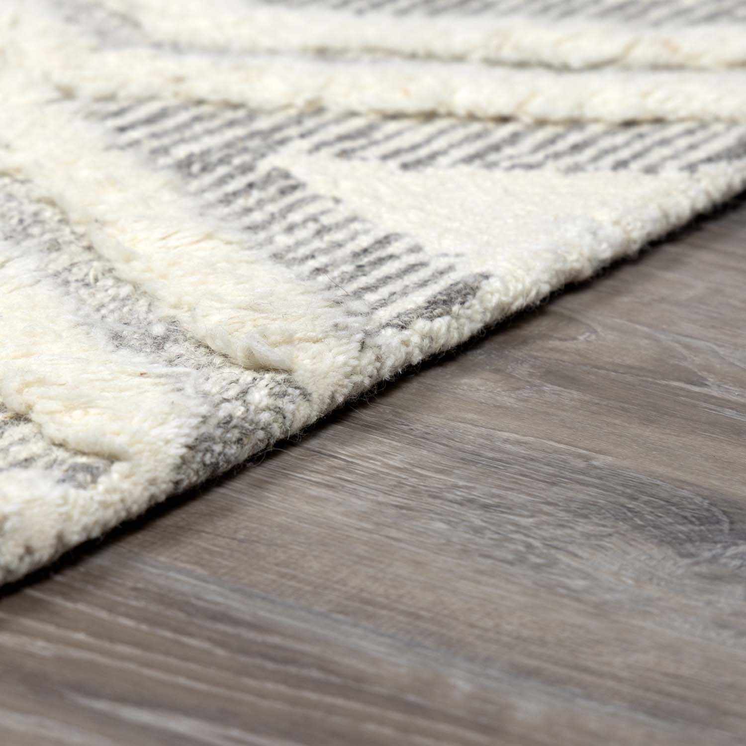 Boncarbo Area Rug - Clearance - Ornate Home