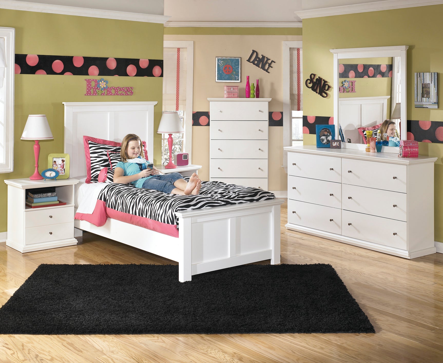 Bostwick Shoals White Twin Panel Bed, Chest and Nightstand - Ornate Home