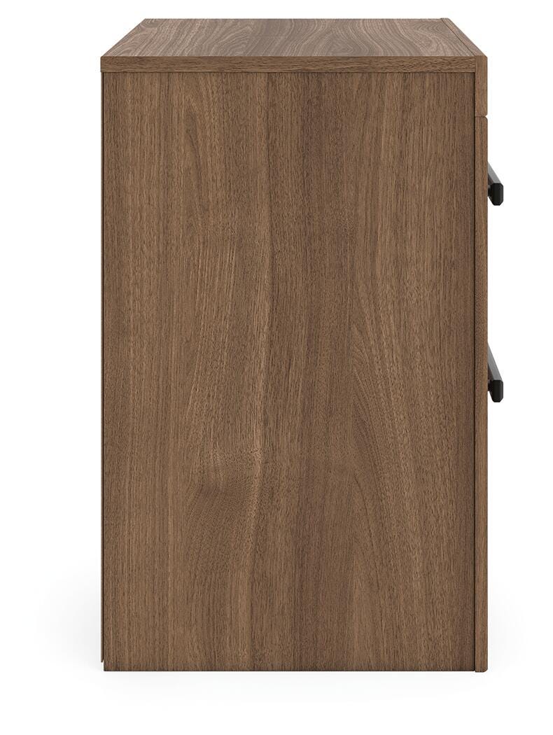 Broachmyn Auburn Queen Panel Bed, Dresser, Mirror and Nightstand