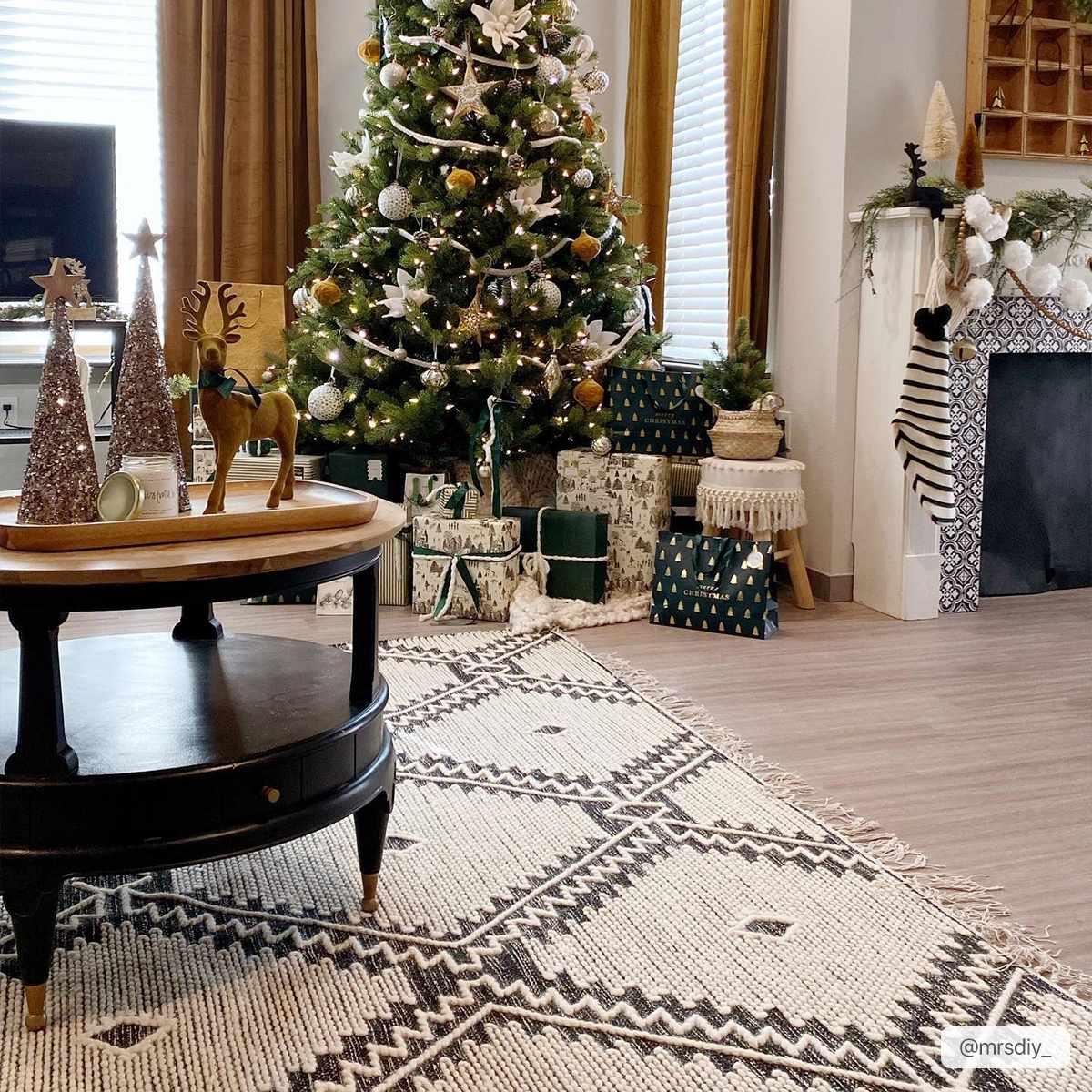 Brownhills Cream&Black Trellis Cotton Area Rug - Ornate Home