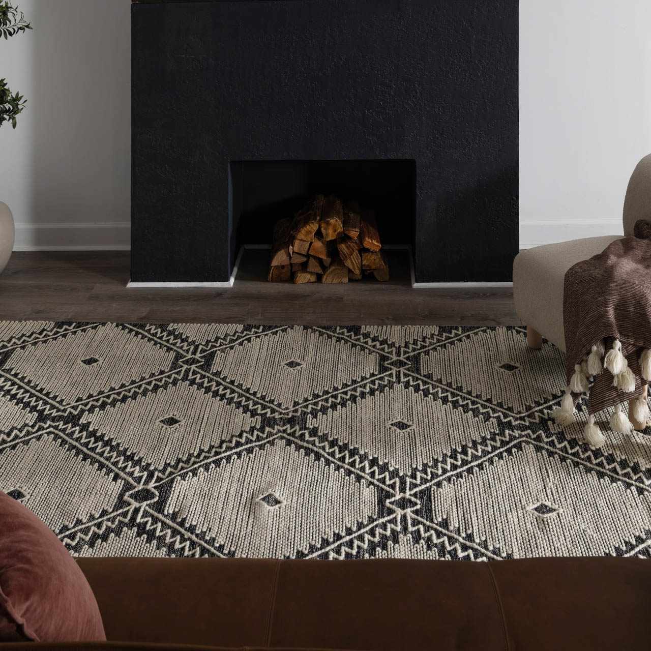 Brownhills Cream&Black Trellis Cotton Area Rug - Ornate Home